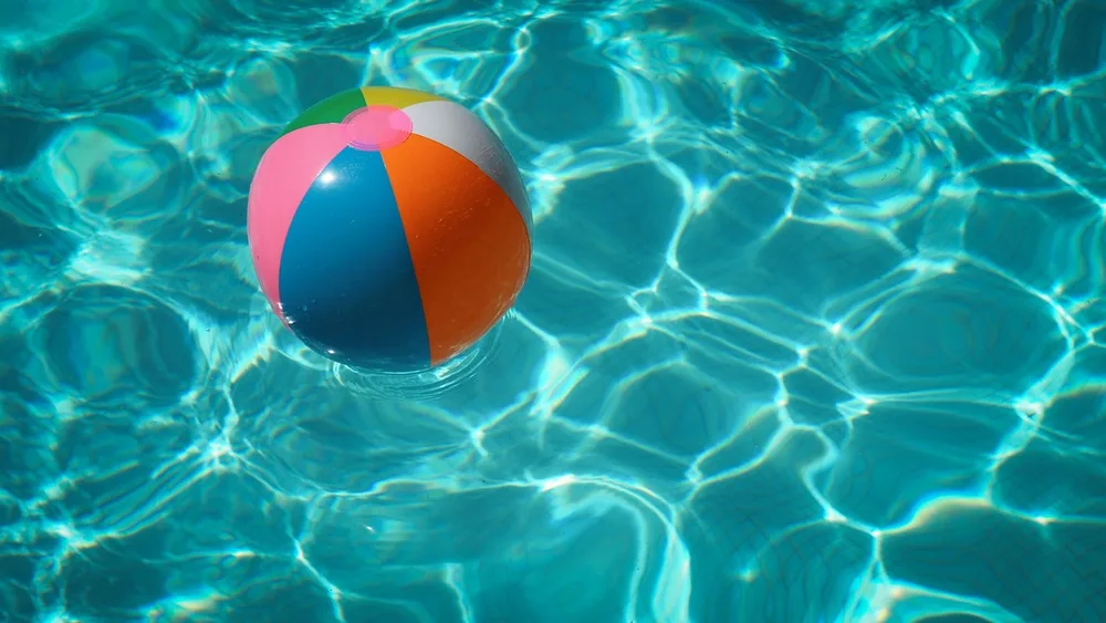 Danger of Putting Dry Ice in the Swimming Pool