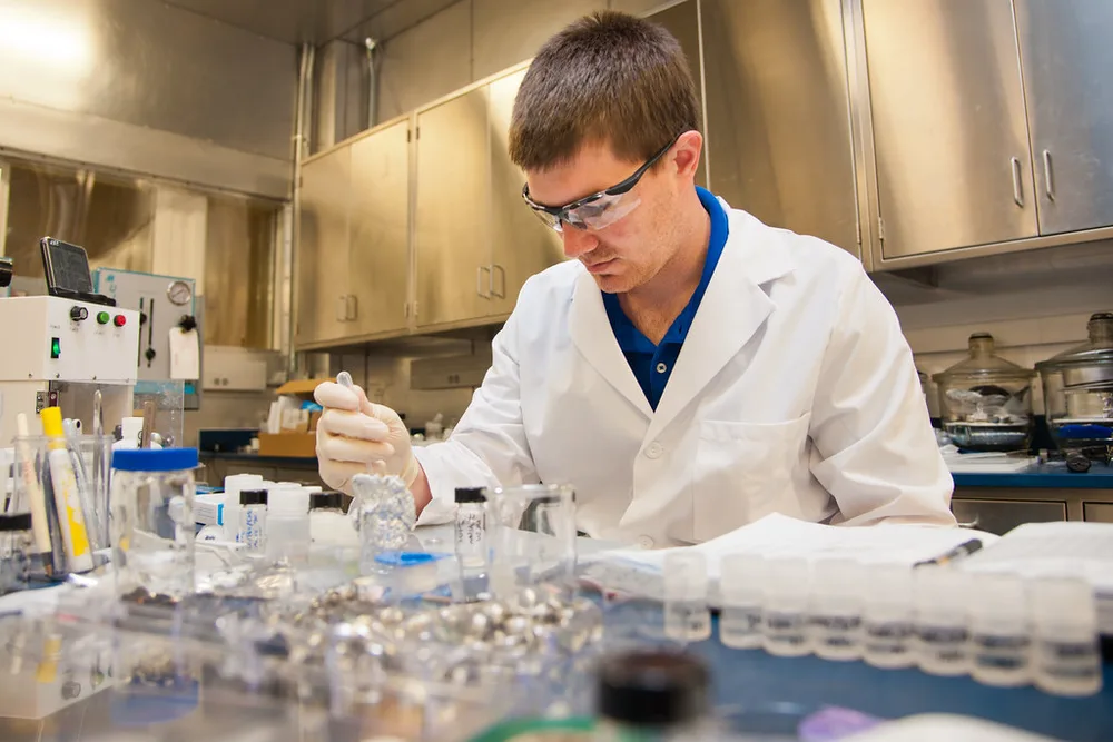 Dry Ice for Medical Research and Laboratory Uses