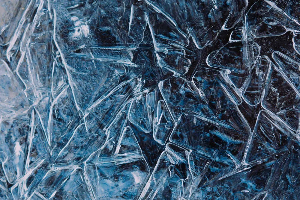 Dry Ice vs Wet Ice – Which Is Better for Cooling?