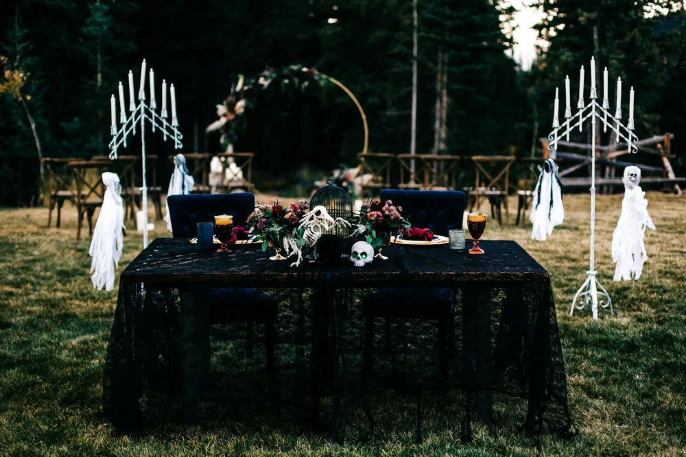 How to Host an Unforgettable Dry Ice Party: Tips for Safety and Ambiance